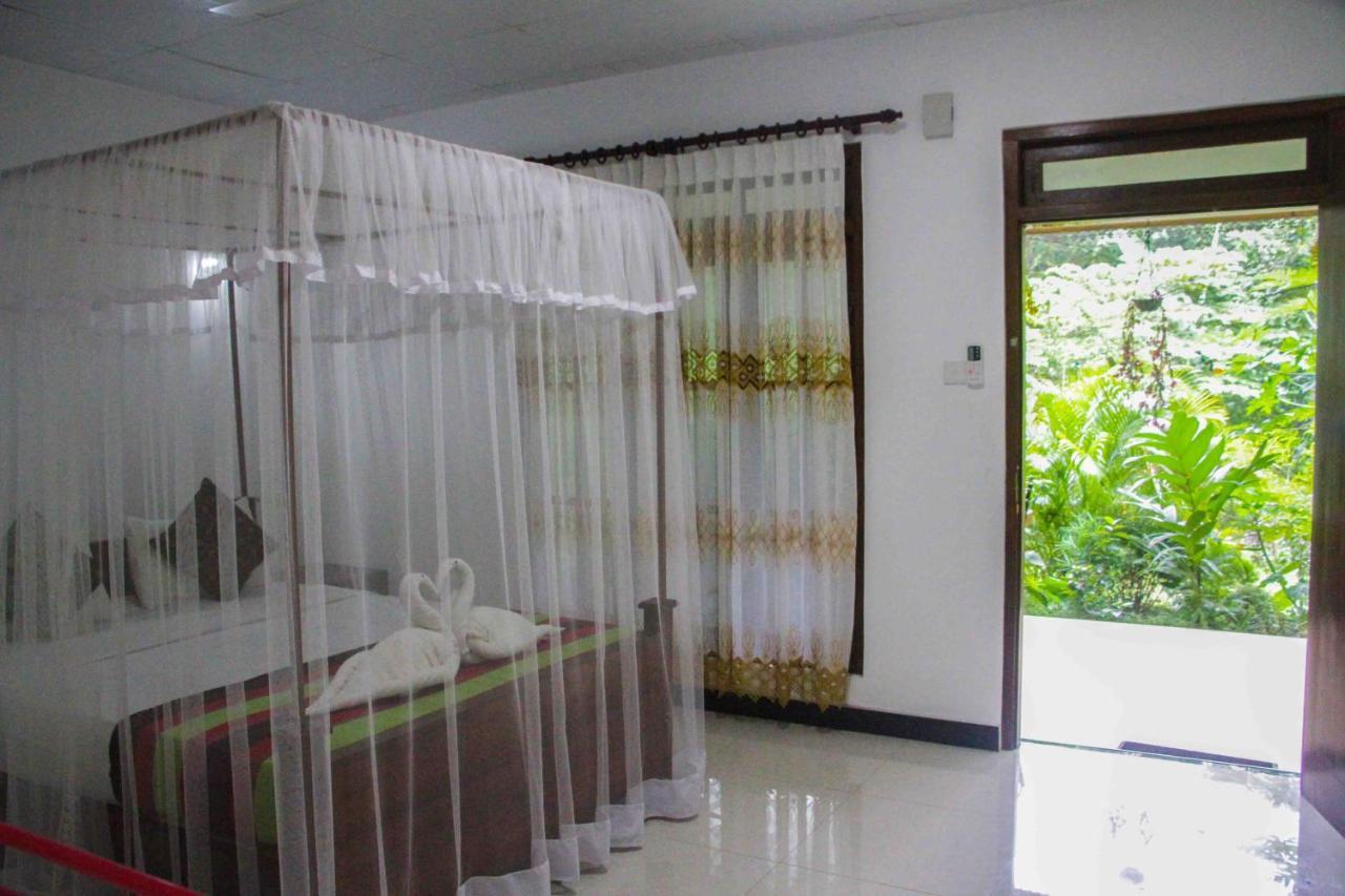 Sigiriya Mana B&B Exteriör bild